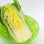 kaj-so-te-crne-pike-na-pekinskem-zelju-ali-je.webp.webp